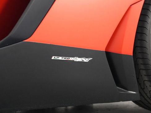 Used 2017 Lamborghini Aventador S image 92