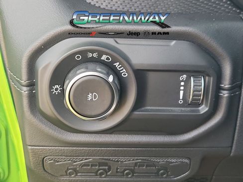 New 2025 Jeep Wrangler Unlimited Rubicon 392 image 27