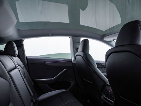 Used 2026 Tesla Model Y Long Range image 18