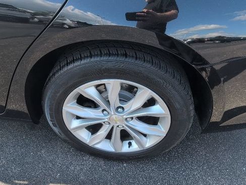 Used 2019 Chevrolet Malibu LT FWD image 14