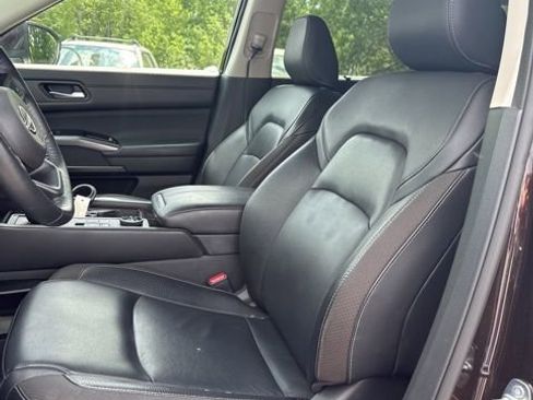 Used 2022 Nissan Pathfinder SL AWD/4WD image 9