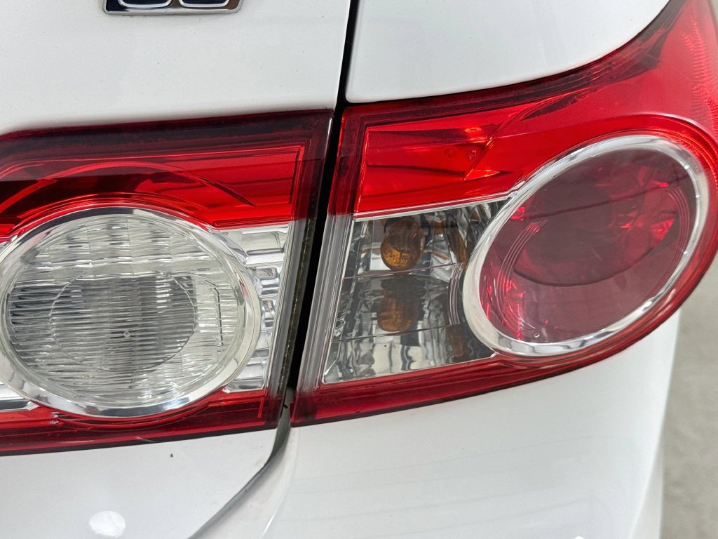 Used 2012 Toyota Corolla LE FWD image 29