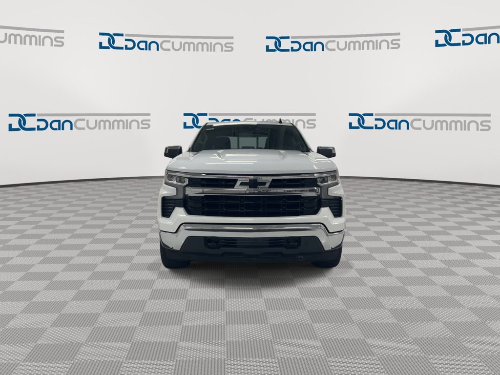 Used 2022 Chevrolet Silverado 1500 LT AWD/4WD image 3