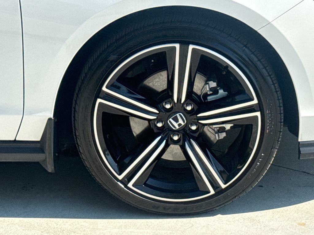 Certified 2025 Honda Accord Sport image 11