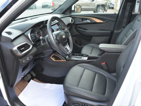 Used 2023 Chevrolet TrailBlazer ACTIV w/ Sun and Liftgate Package image 12