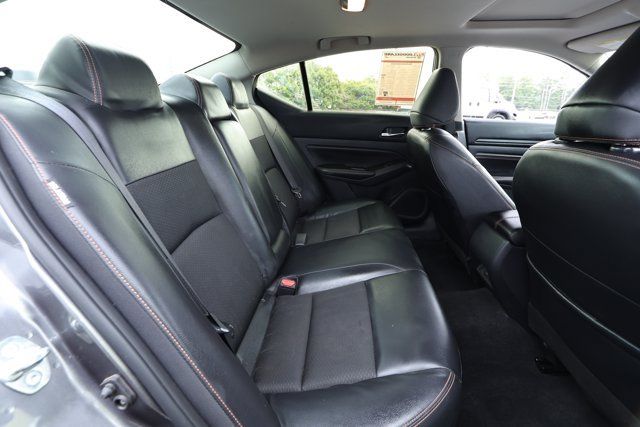 Used 2022 Nissan Altima 2.5 SR w/ Midnight Edition Package FWD image 29
