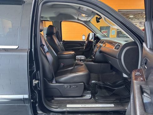 Used 2012 GMC Sierra 2500 Denali w/ Snow Plow Prep Package AWD/4WD image 18