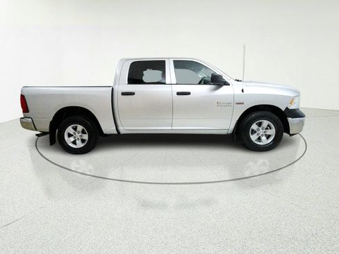 Used 2018 RAM 1500 ST w/ SXT Appearance Group AWD/4WD image 7