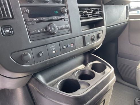 Used 2016 Chevrolet Express 3500 Extended image 15
