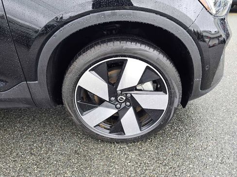 Used 2023 Volvo XC40 Recharge Ultimate w/ Protection Package Premier image 9