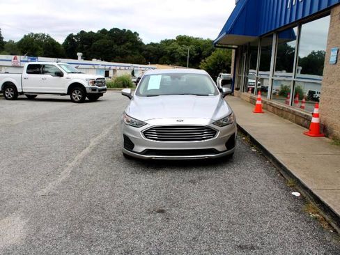 Used 2019 Ford Fusion S image 2