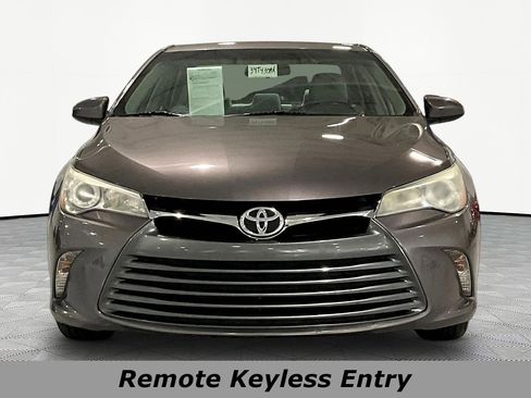 Used 2015 Toyota Camry LE FWD image 2