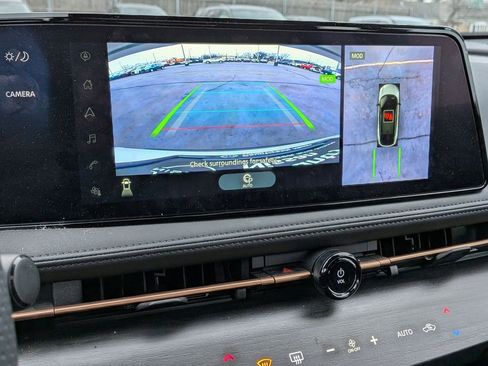 Used 2023 Nissan Ariya FWD image 16