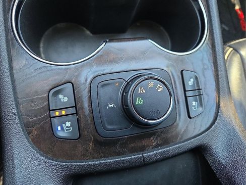 Certified 2020 GMC Acadia Denali w/ LPO, Floor Liner Package image 22