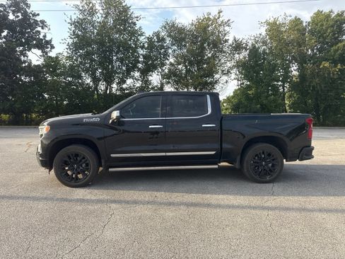 Used 2025 Chevrolet Silverado 1500 High Country AWD/4WD image 4