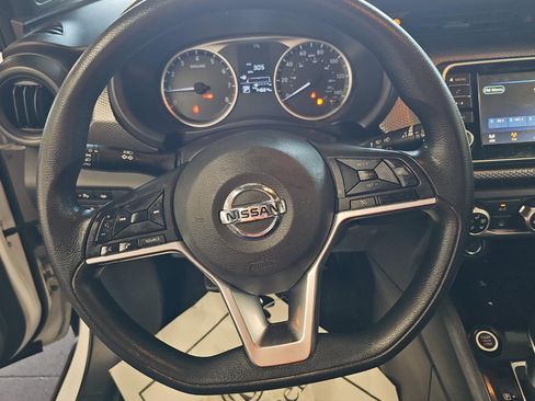Used 2020 Nissan Kicks S FWD image 5