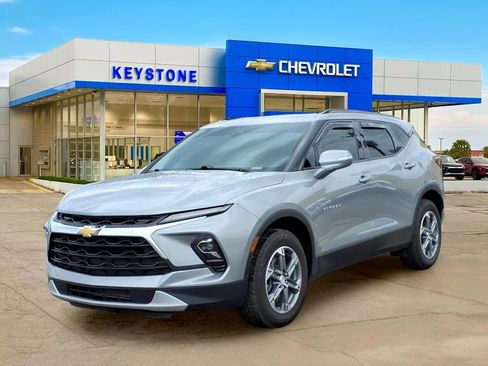 Used 2023 Chevrolet Blazer LT AWD/4WD image 3
