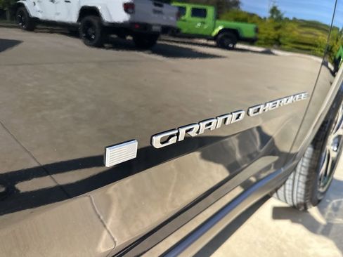 New 2025 Jeep Grand Cherokee Limited image 10