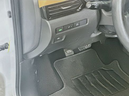 Used 2023 Nissan Sentra SV w/ SV Premium Package FWD image 17