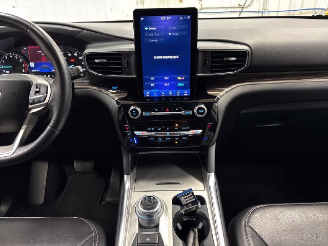 Used 2023 Ford Explorer Limited w/ Limited Technology Package AWD/4WD image 13