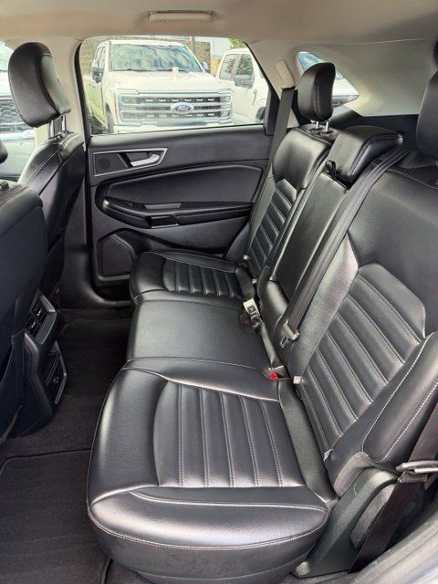 Used 2022 Ford Edge SEL AWD/4WD image 14