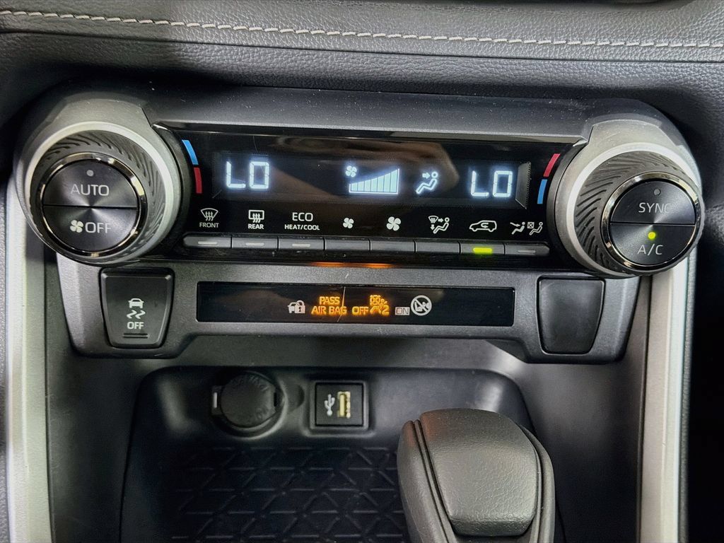 Used 2025 Toyota RAV4 LE AWD/4WD image 19