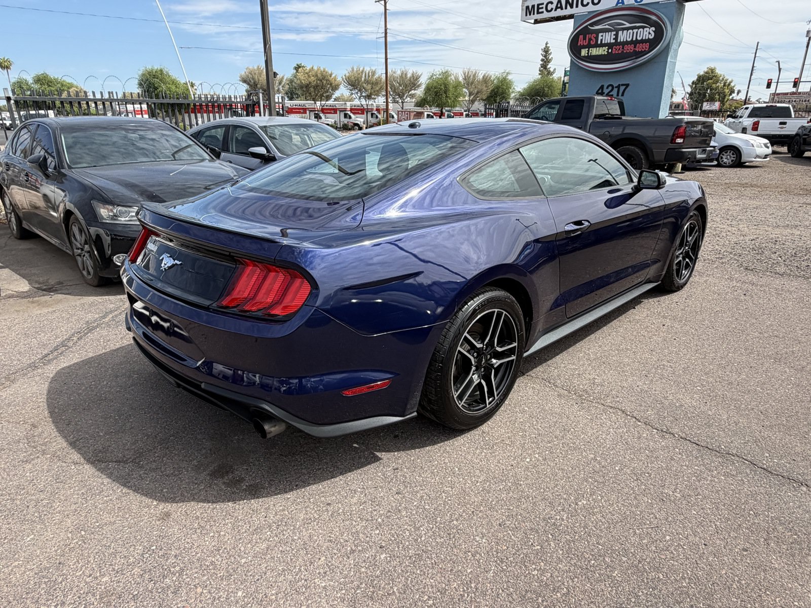Used 2018 Ford Mustang Coupe w/ Equipment Group 101A RWD image 5