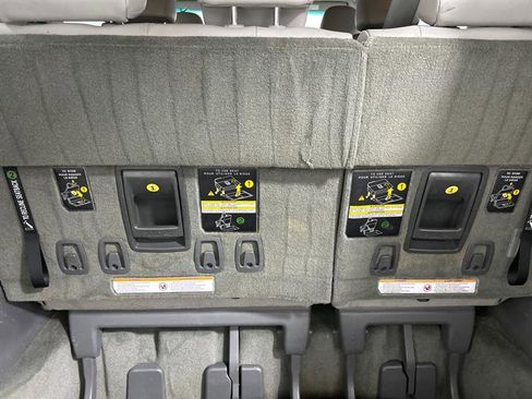 Used 2015 Toyota Sienna XLE image 13
