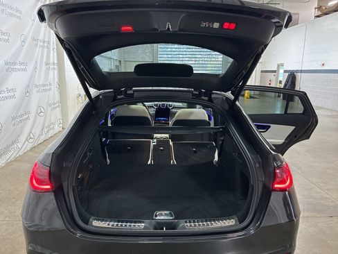 Used 2025 Mercedes-Benz GLC 300 4MATIC image 25