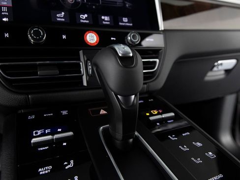New 2026 Porsche Macan AWD/4WD image 27