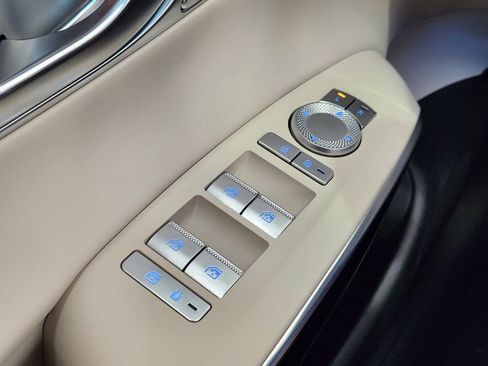 Used 2025 Genesis GV70 2.5T image 21