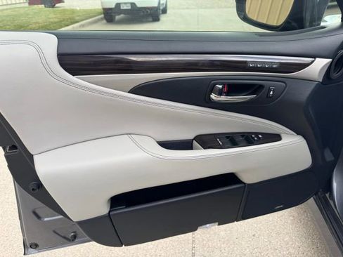 Used 2013 Lexus LS 460 image 23