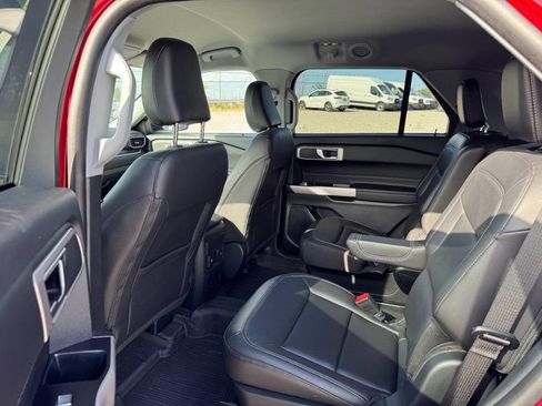 Used 2023 Ford Explorer XLT w/ Equipment Group 202A image 11