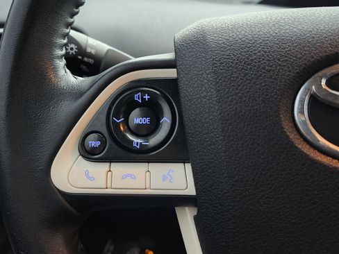 Used 2017 Toyota Prius Four image 37