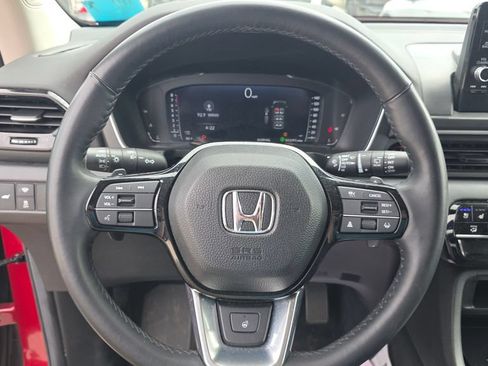 Used 2025 Honda Pilot Elite image 14