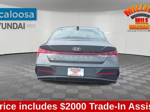Used 2025 Hyundai Elantra SEL FWD image 7