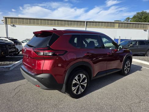 Used 2021 Nissan Rogue SV w/ Premium Package FWD image 3