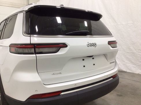 Used 2023 Jeep Grand Cherokee L Limited AWD/4WD image 20