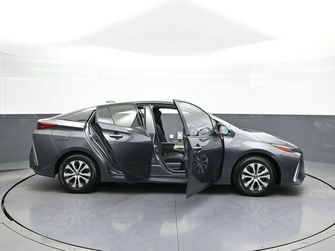 Used 2020 Toyota Prius Prime LE image 42