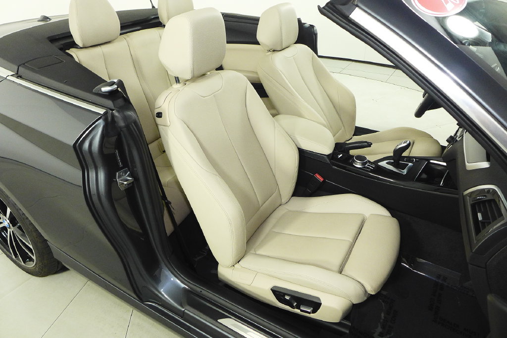 Used 2020 BMW 230i Convertible w/ Premium Package RWD image 22