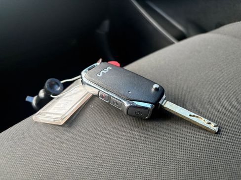 Used 2025 Nissan Altima 2.5 SR image 18