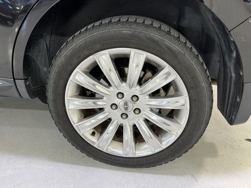 Used 2013 Lincoln MKX FWD image 4