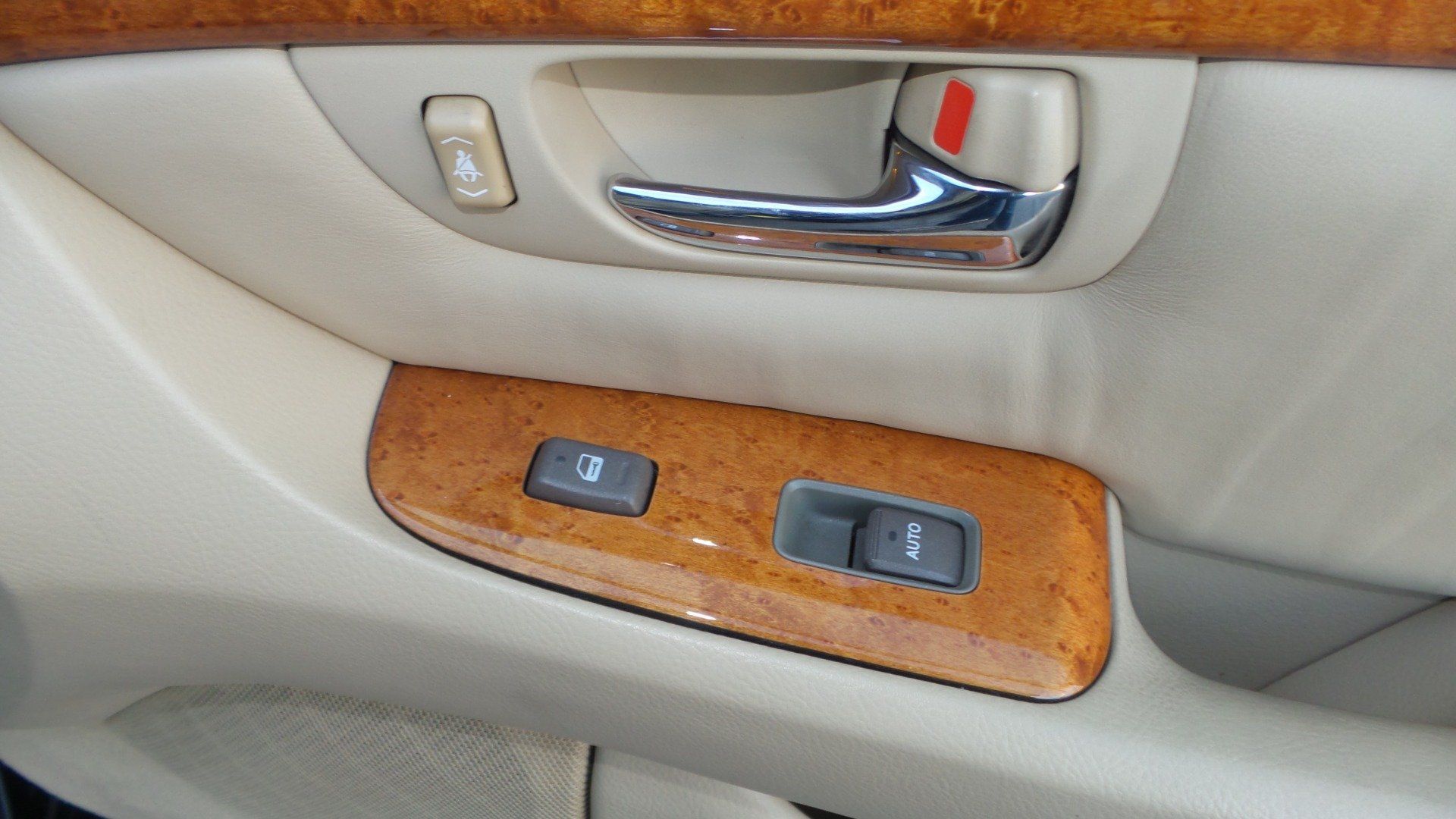 Used 2004 Lexus LS 430 RWD image 80