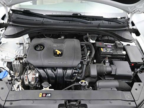 Used 2020 Hyundai Elantra SEL image 20