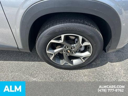 Used 2025 Chevrolet Trax LT w/ LT Convenience Package FWD image 14