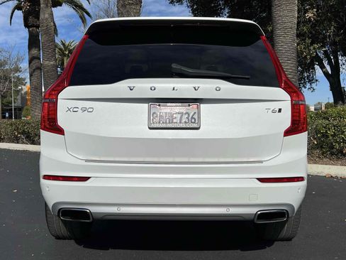 Used 2018 Volvo XC90 T6 Momentum w/ Convenience Package image 14