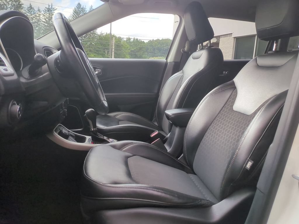 Used 2018 Jeep Compass Latitude w/ Popular Equipment Group AWD/4WD image 21