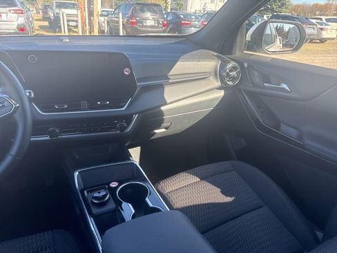 Used 2026 Chevrolet Equinox LT image 19