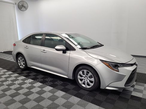Used 2024 Toyota Corolla LE FWD image 11