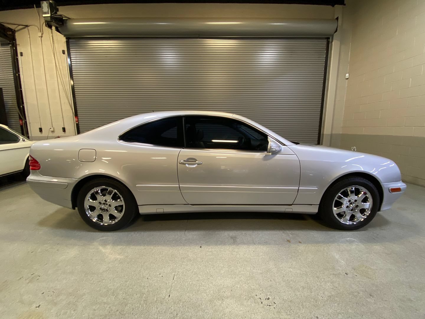 Used 2000 Mercedes-Benz CLK 320 Coupe image 8